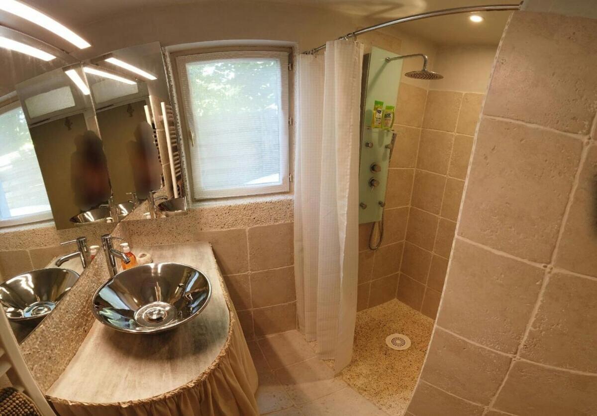 L'Escapade 3 Etoiles Champagne-sur-Seine Quarto foto